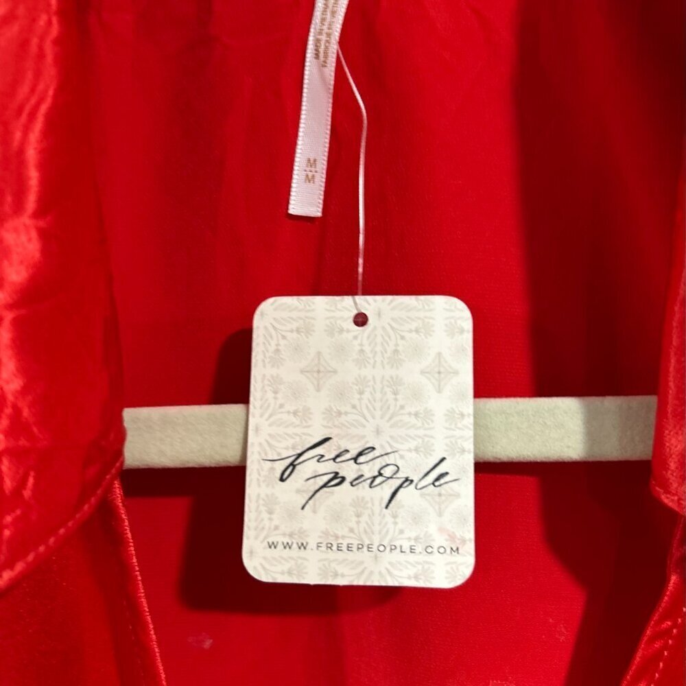Free People Star Eyes Crinkle Top Size M in Retro Red - Picture 5 of 7